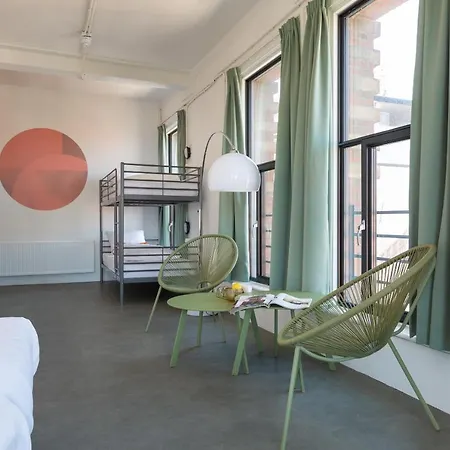 Pink Flamingo Boutique Hostel *