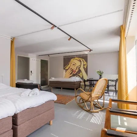 Pink Flamingo Boutique Hostel