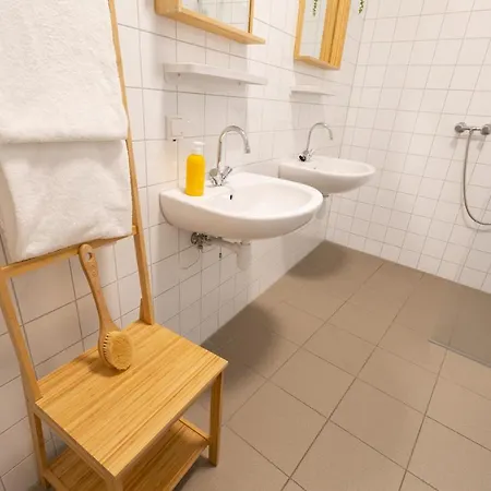 Vandrerhjem Pink Flamingo Boutique