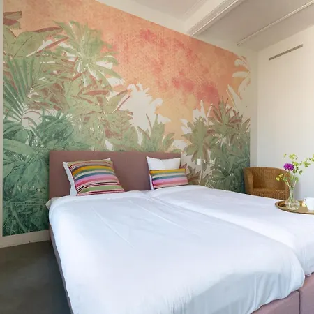 Pink Flamingo Boutique * Lahey