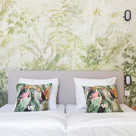 Pink Flamingo Boutique Hostel *