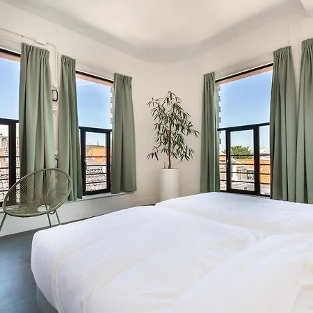 Pink Flamingo Boutique Hostel