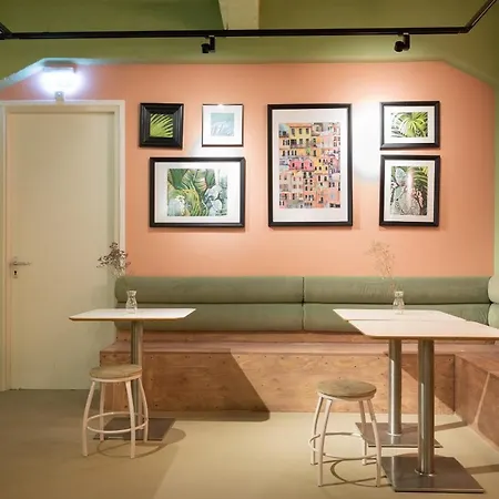 Pink Flamingo Boutique Hostel *