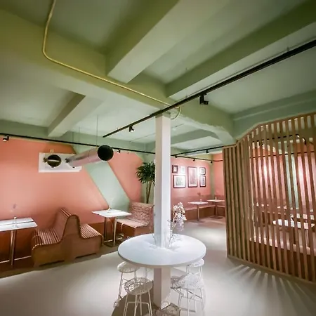 Pink Flamingo Boutique Haia