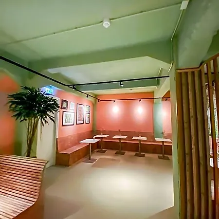 Pink Flamingo Boutique * 헤이그