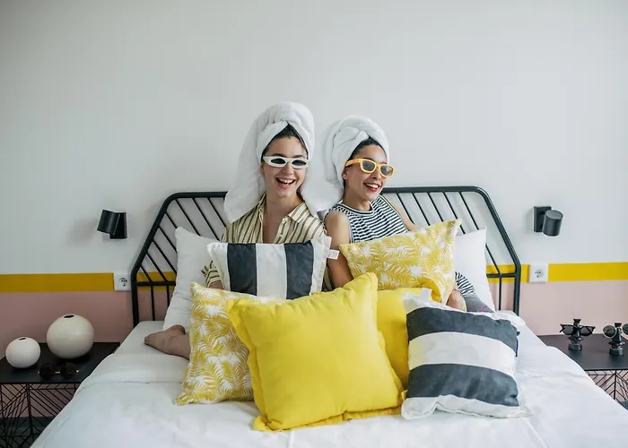 Pink Flamingo Boutique Hostel *