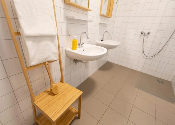 אכסניה Pink Flamingo Boutique