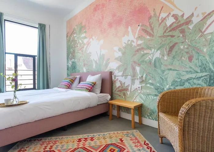 Pink Flamingo Boutique Hostel