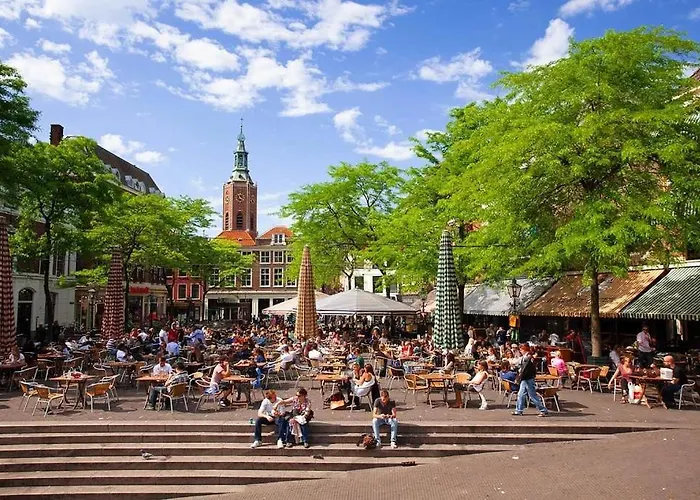 אכסניה Pink Flamingo Boutique האג