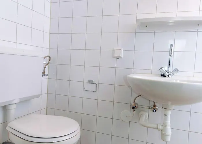 Pink Flamingo Boutique האג