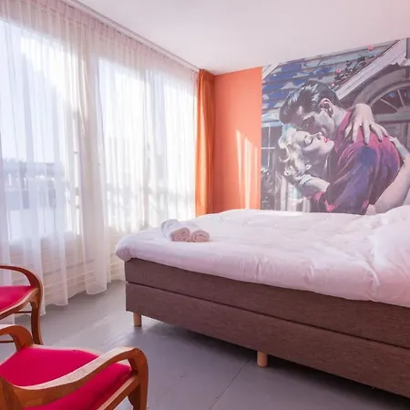 Pink Flamingo Boutique بيت شباب لاهاي